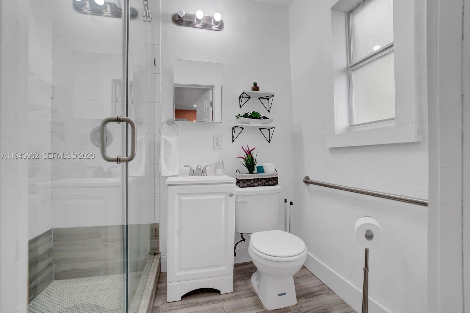 ROCKMOOR VILLA TRACK - Residential Lease