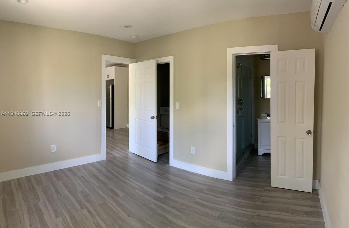 ROCKMOOR VILLA TRACK - Residential Lease