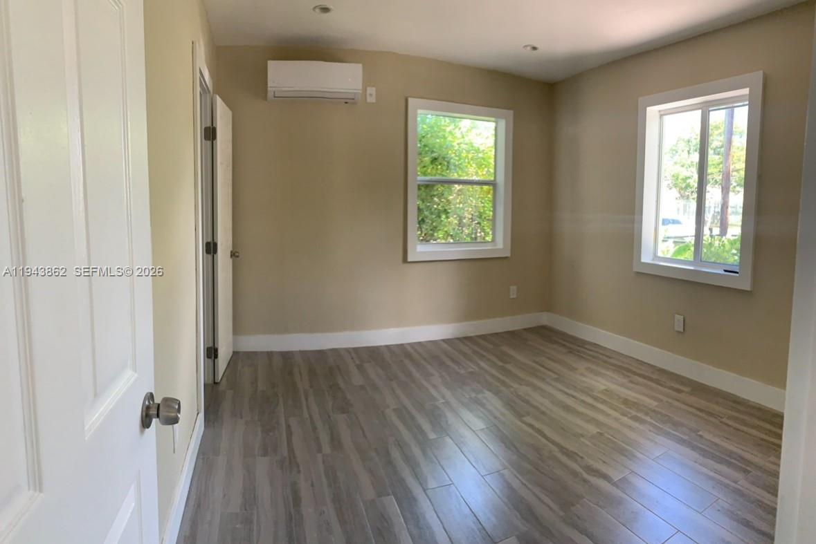 ROCKMOOR VILLA TRACK - Residential Lease