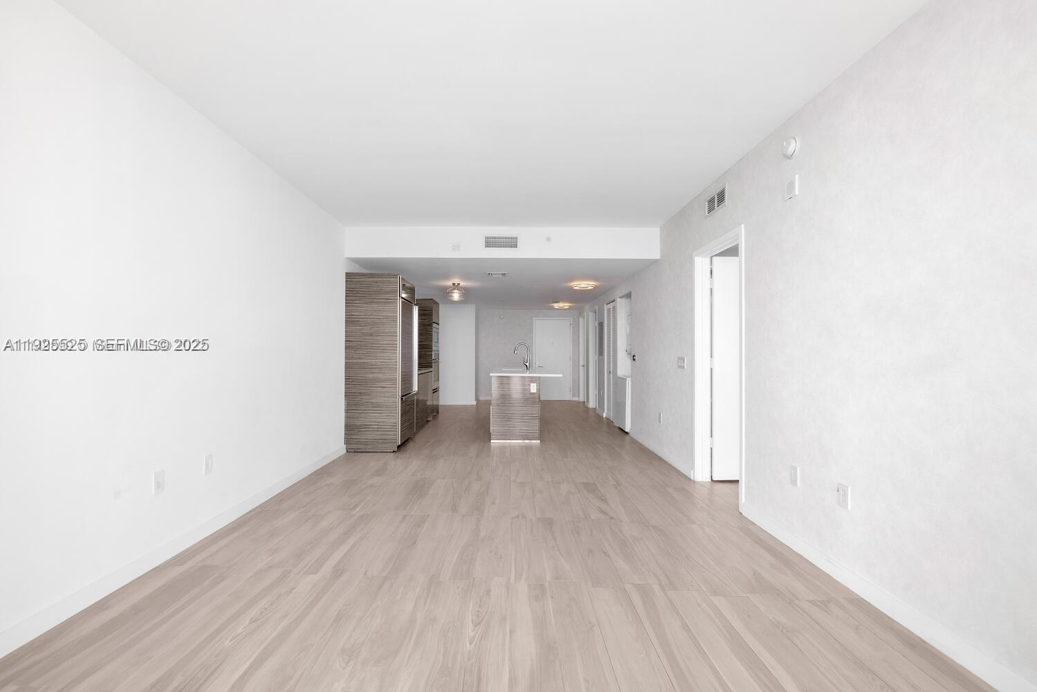 ICON BAY CONDO - Residential