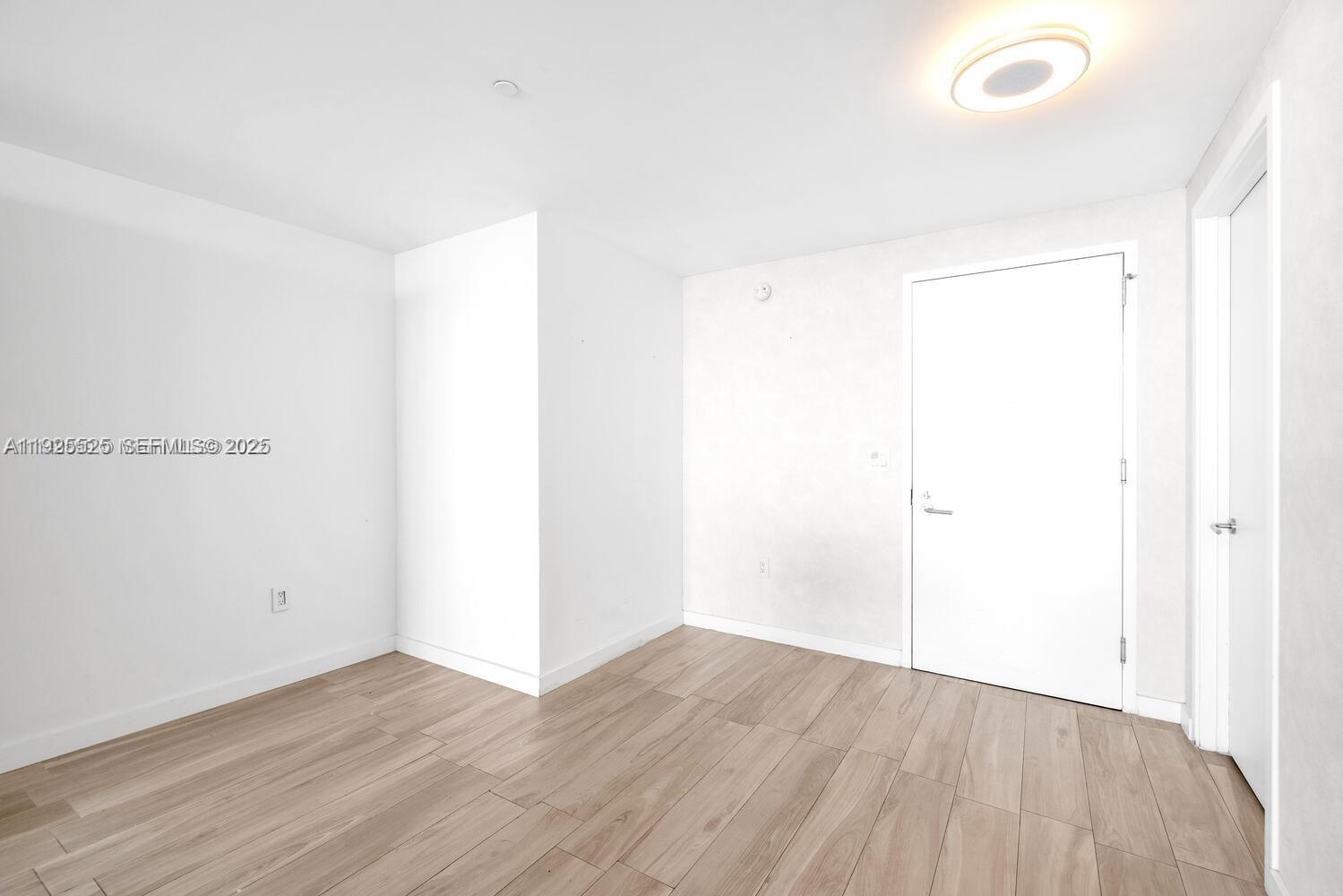 ICON BAY CONDO - Residential