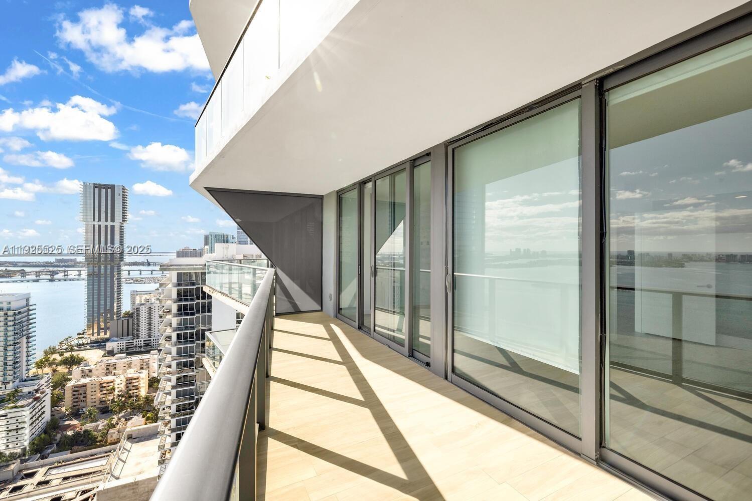 ICON BAY CONDO - Residential