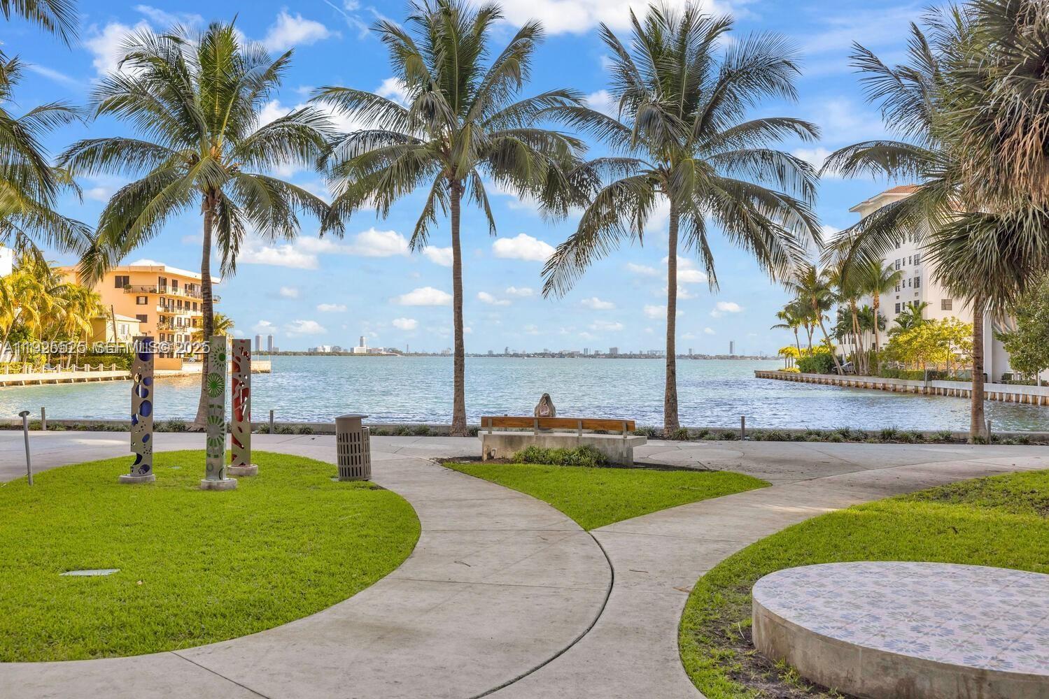 ICON BAY CONDO - Residential