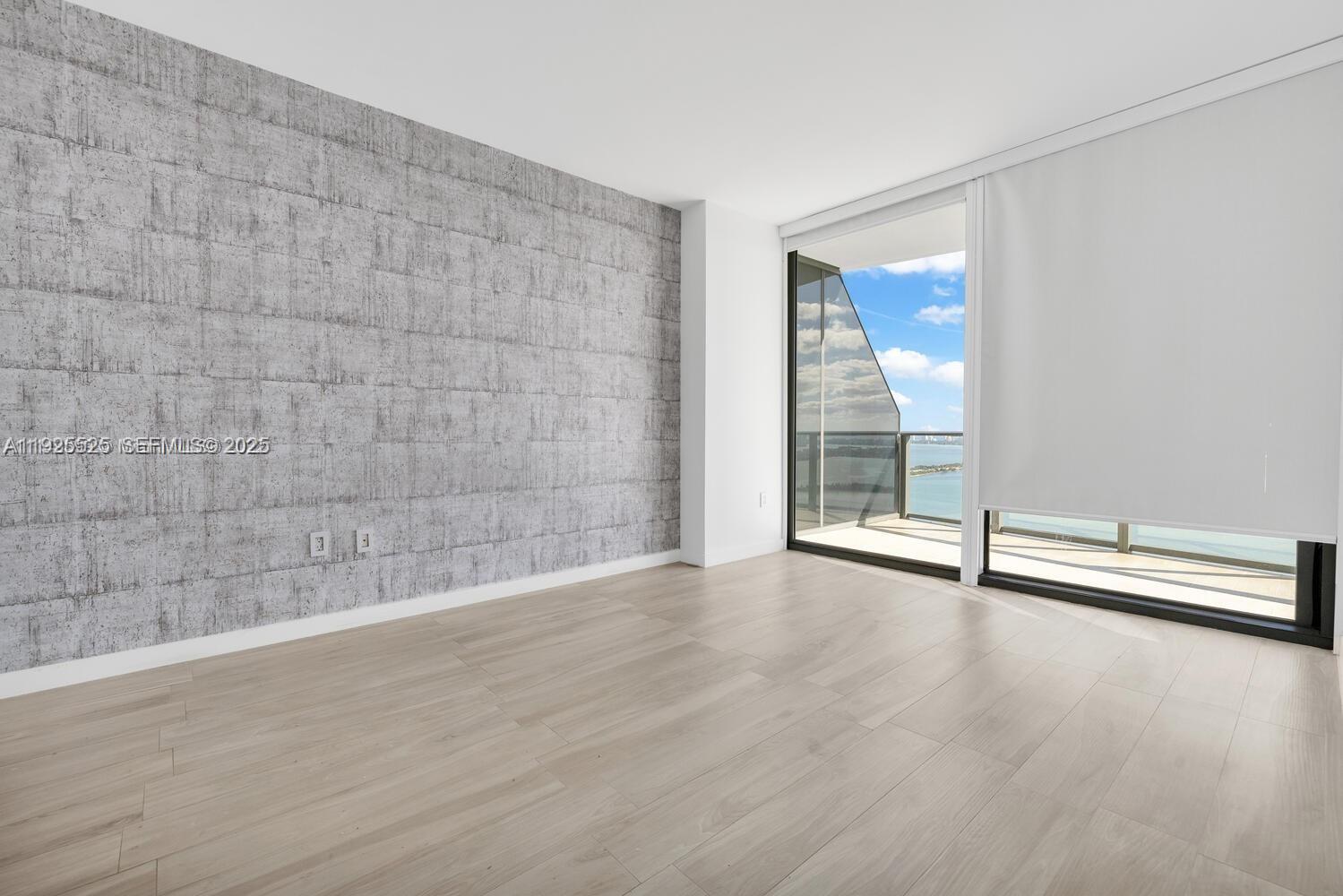 ICON BAY CONDO - Residential