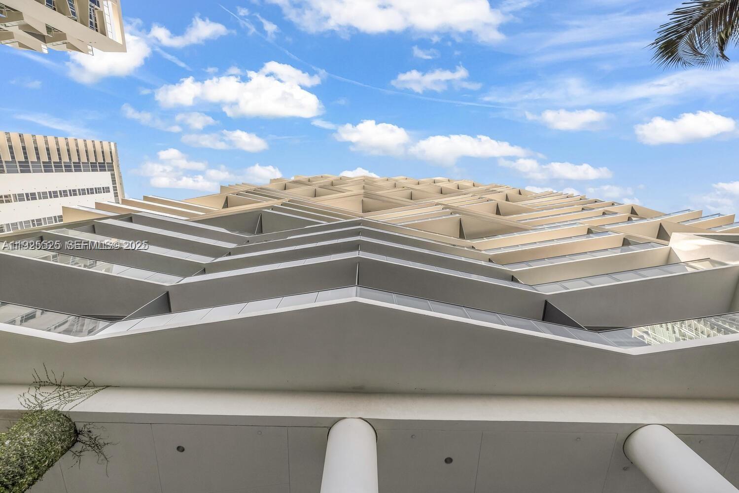 ICON BAY CONDO - Residential