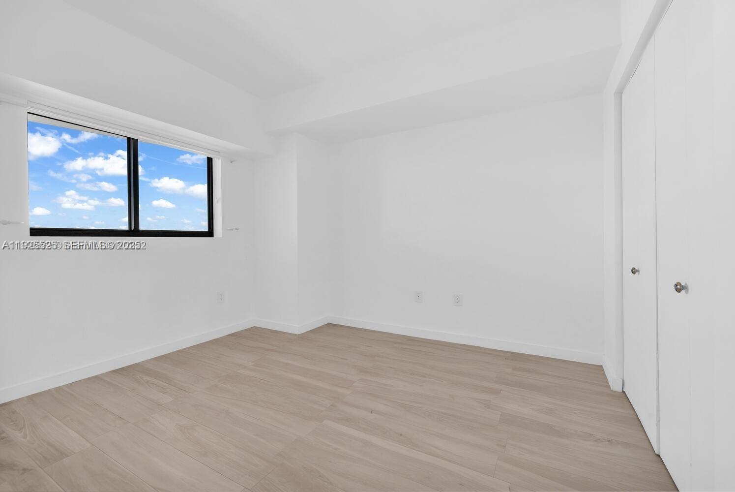 ICON BAY CONDO - Residential