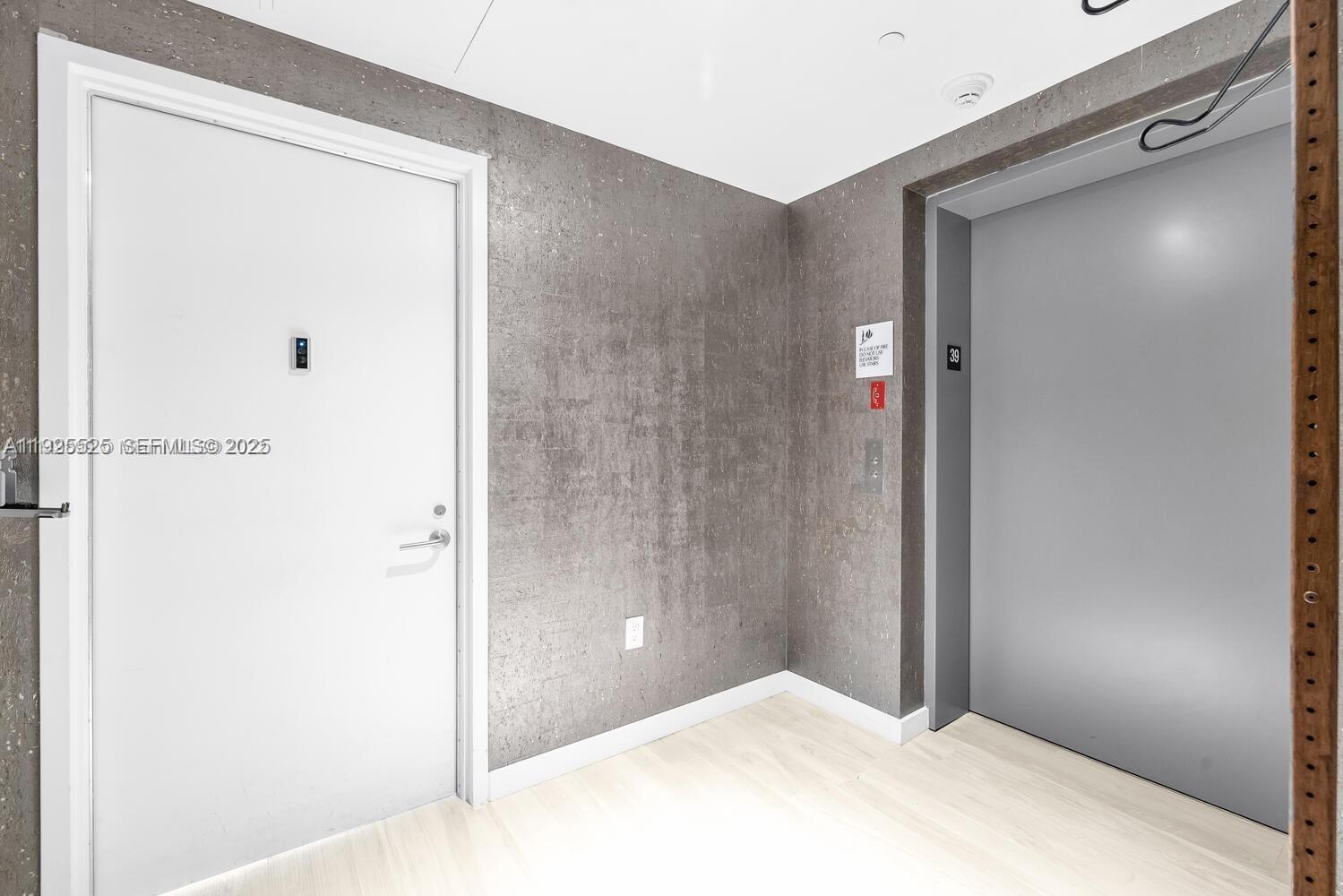 ICON BAY CONDO - Residential