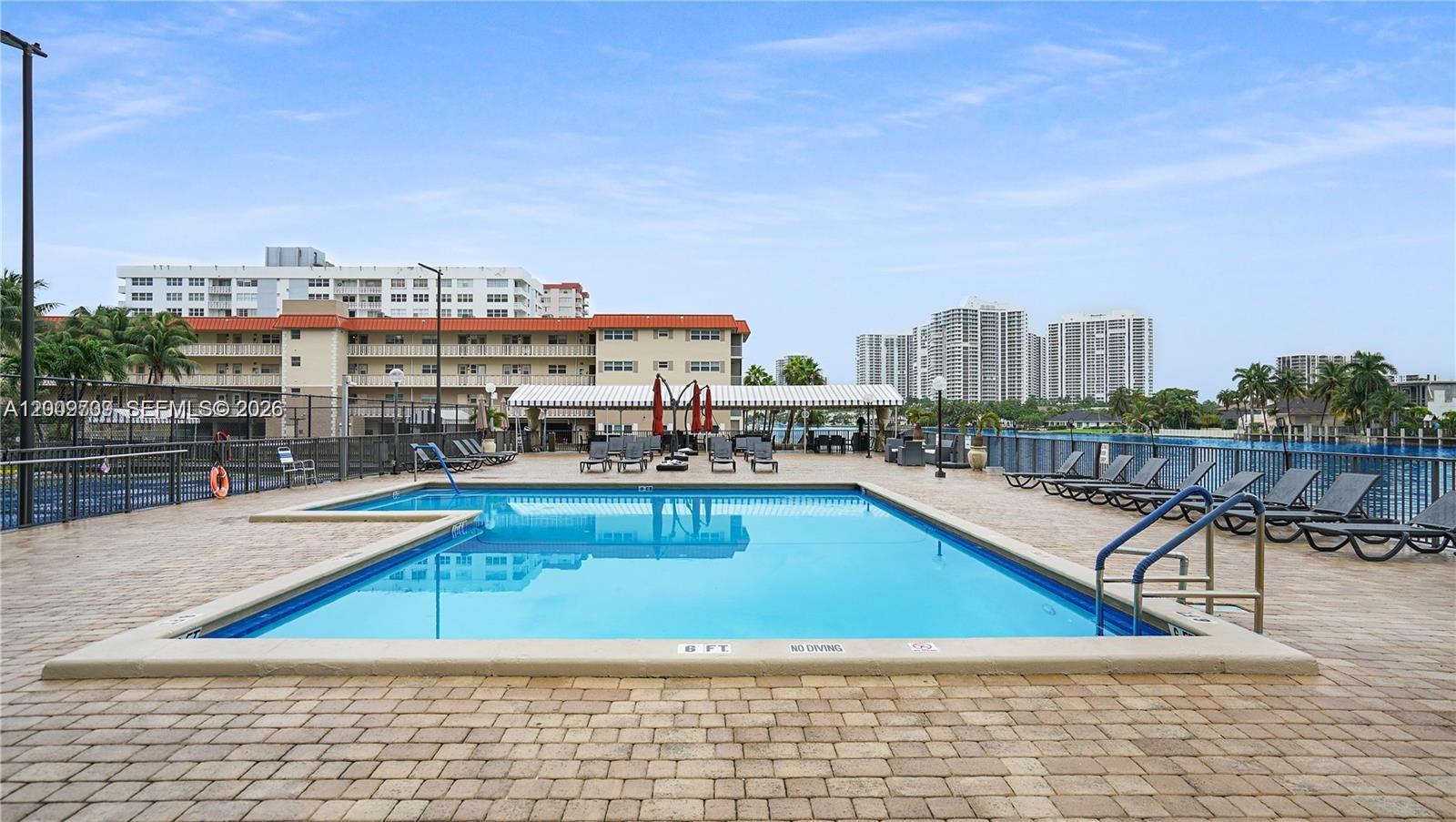 AVANT GARDE CONDO - Residential