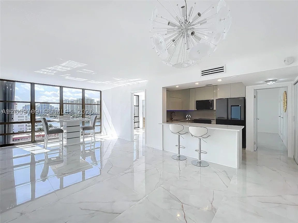 2017 S Ocean Dr 1206