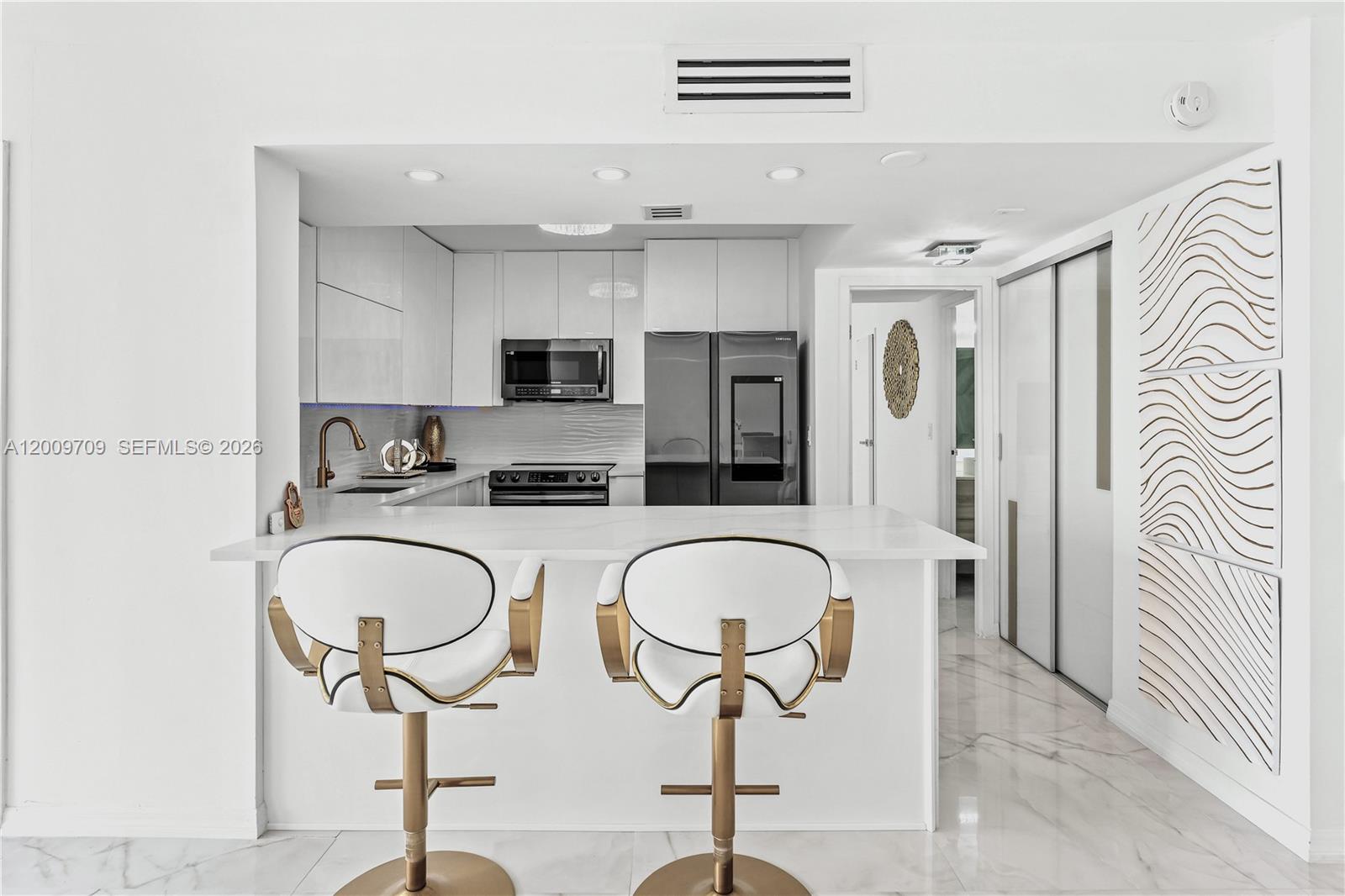 2017 S Ocean Dr 1206