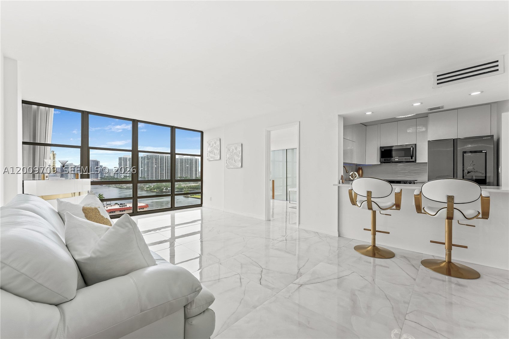 2017 S Ocean Dr 1206