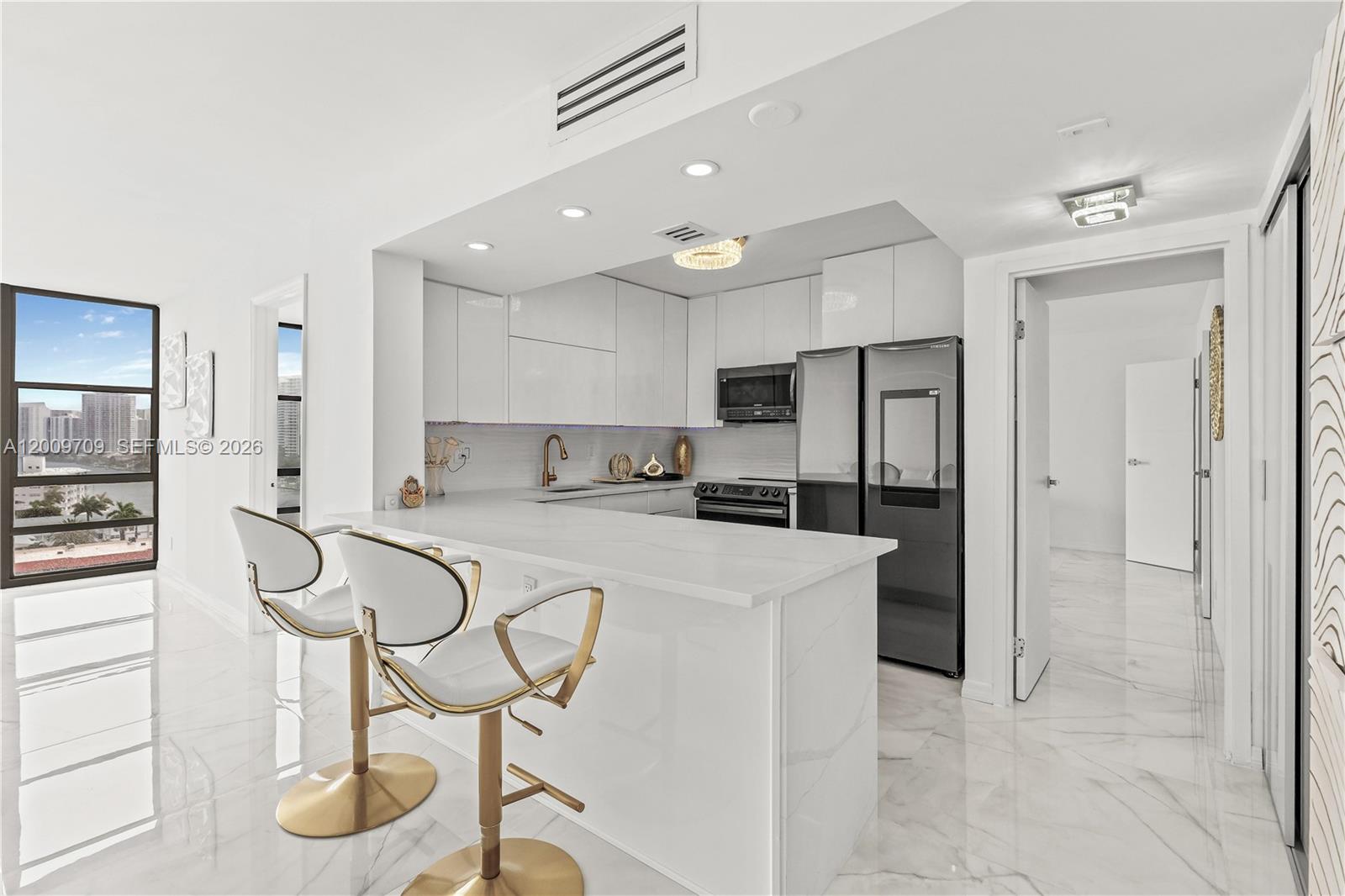 2017 S Ocean Dr 1206