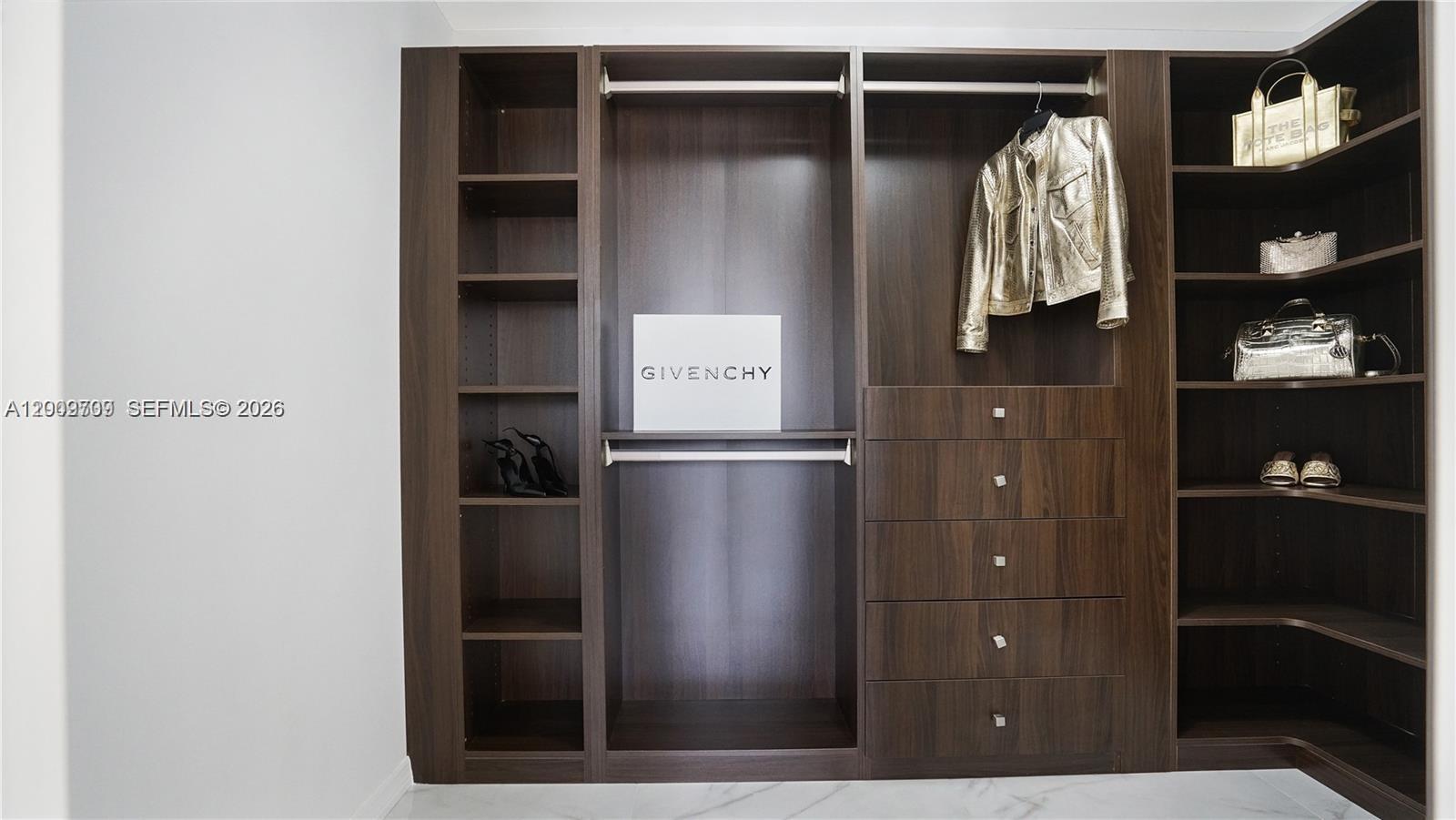 AVANT GARDE CONDO - Residential