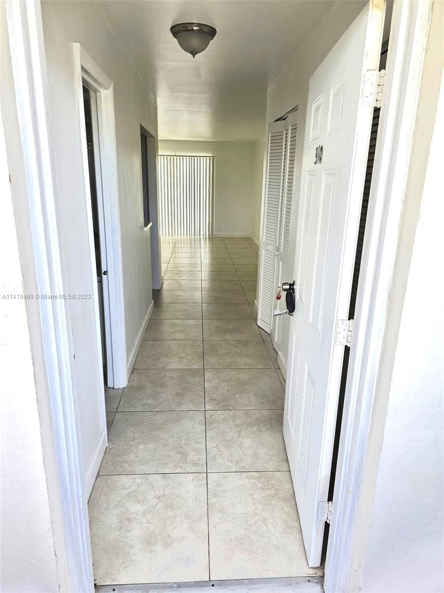 BAYSHORE YACHT & TENNIS C - Residential