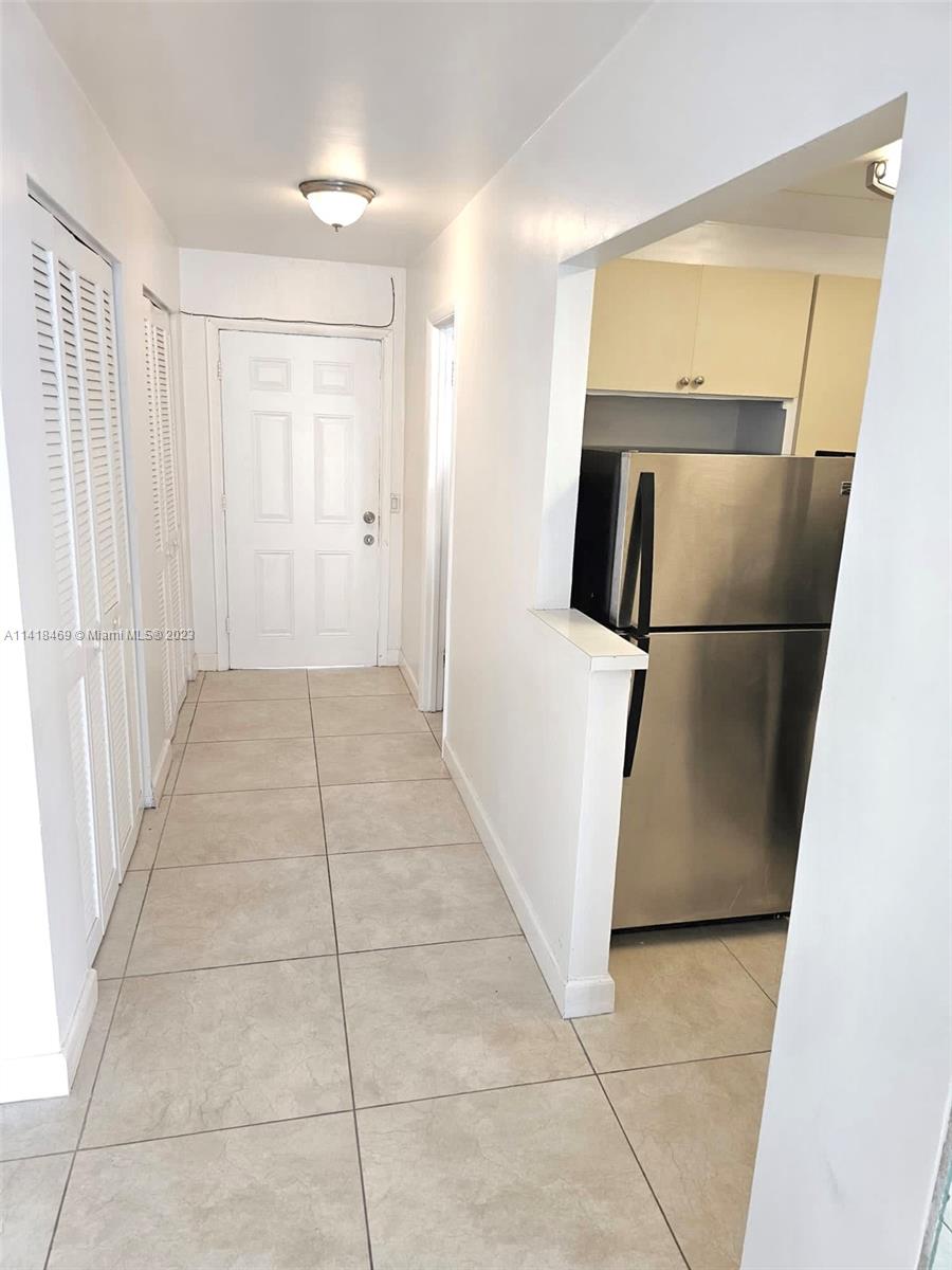 BAYSHORE YACHT & TENNIS C - Residential