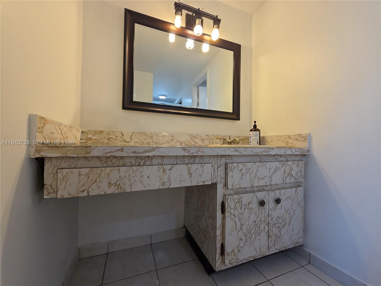 BUCKLEY TOWERS CONDO - EA - Residential