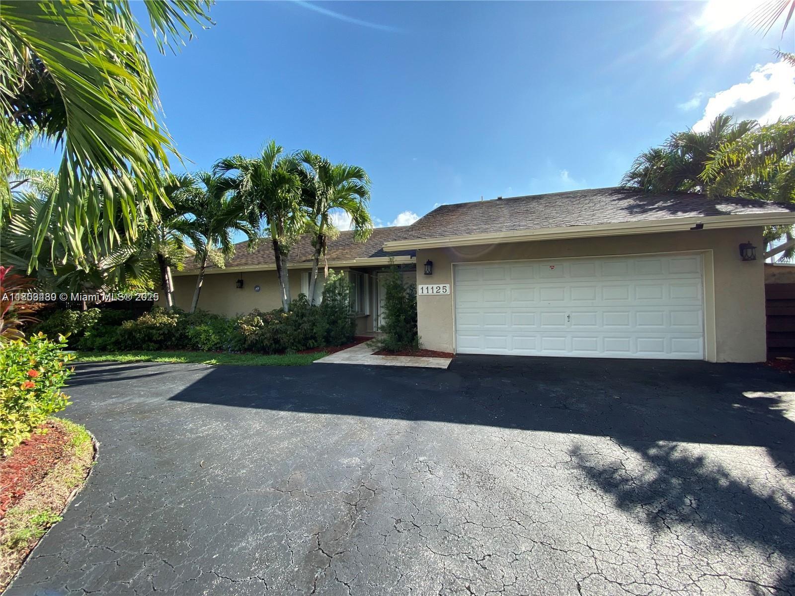 Rental Property at 11125 Sw 127th Ct, Miami, Broward County, Florida - Bedrooms: 4 
Bathrooms: 5  - $5,500 MO.