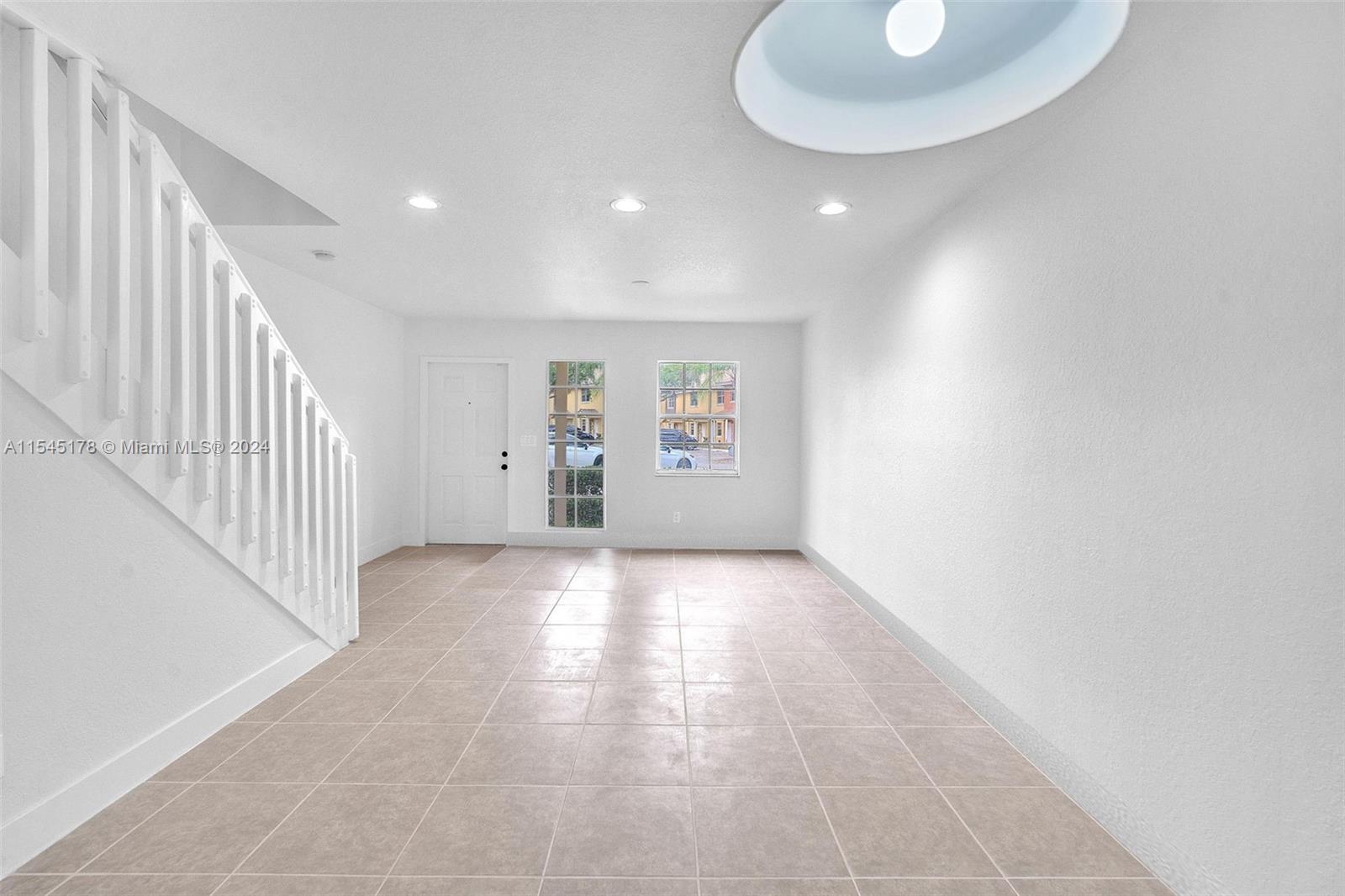 S & R OF INVERRARY - Residential