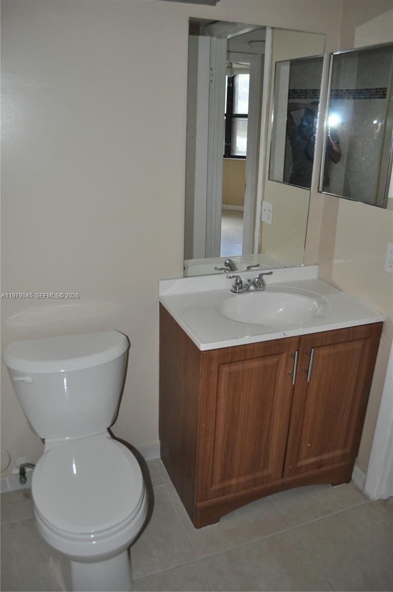 LAKE POINTE CONDOMINIUM N - Residential Lease