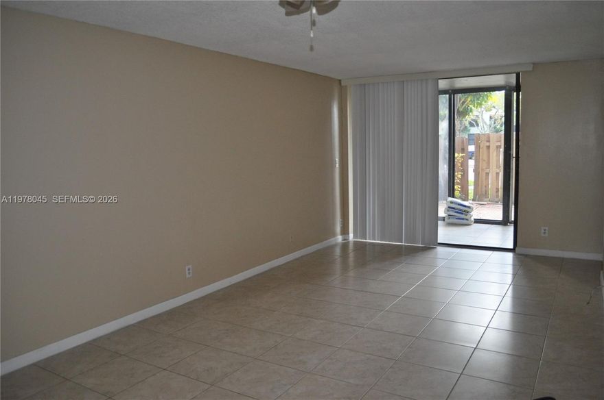 Beautiful gated community located in the desirable Oakland Park area. Well maintained social areas. Strategically located near premier shopping, dinning, major highways and 15 minutes from the beach.