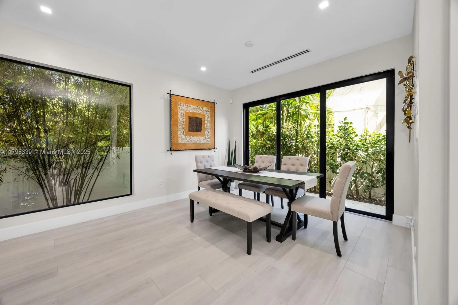 Miami, Florida 33133, United States, 4 Bedrooms Bedrooms, ,4 BathroomsBathrooms,Residential,Active,125520