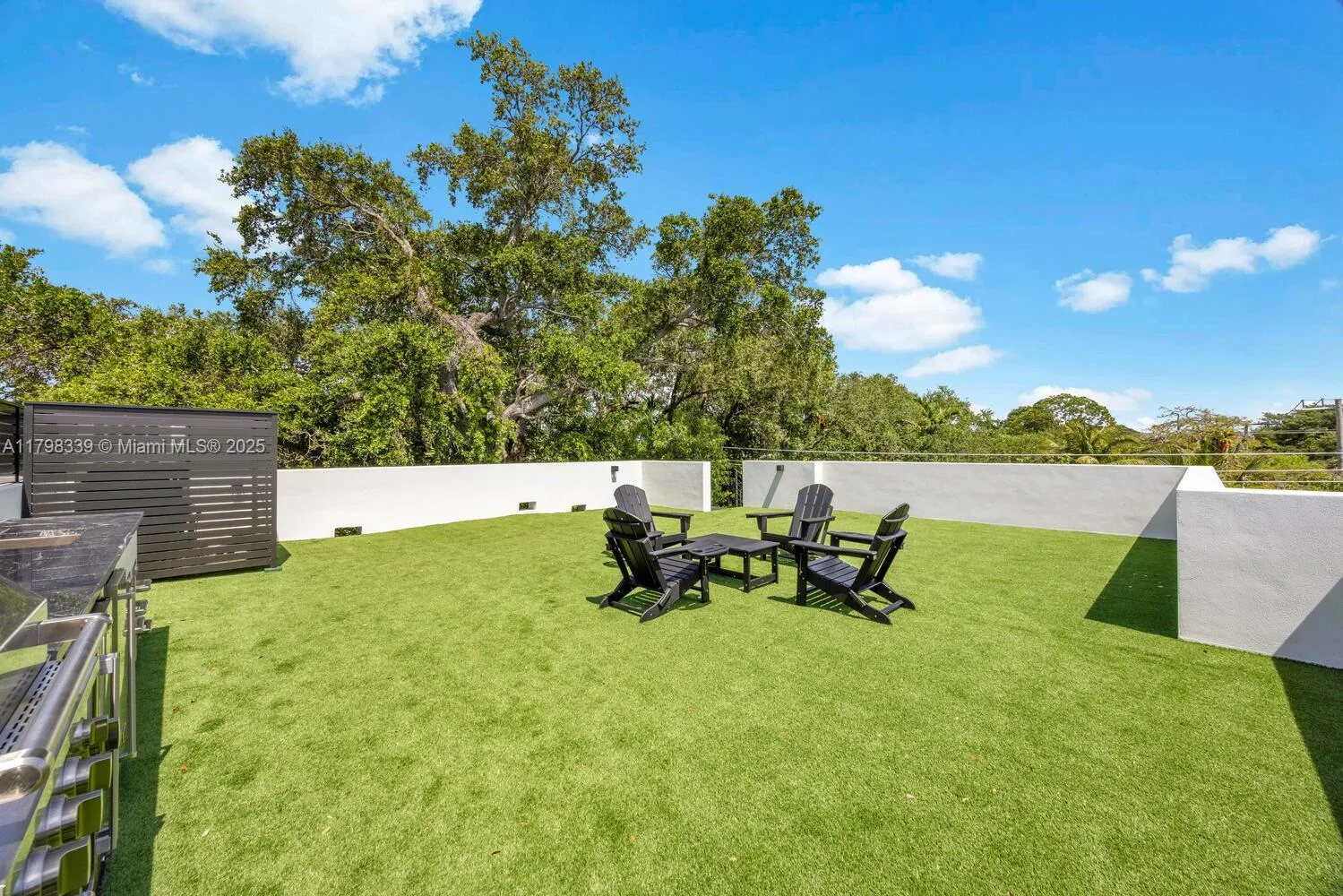 Miami, Florida 33133, United States, 4 Bedrooms Bedrooms, ,4 BathroomsBathrooms,Residential,Active,125520