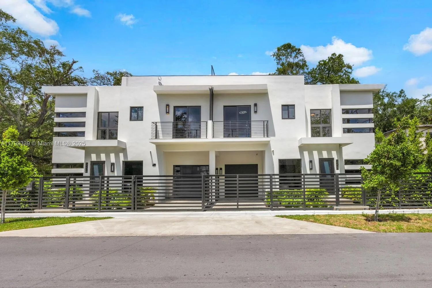 Miami, Florida 33133, United States, 4 Bedrooms Bedrooms, ,4 BathroomsBathrooms,Residential,Active,125520