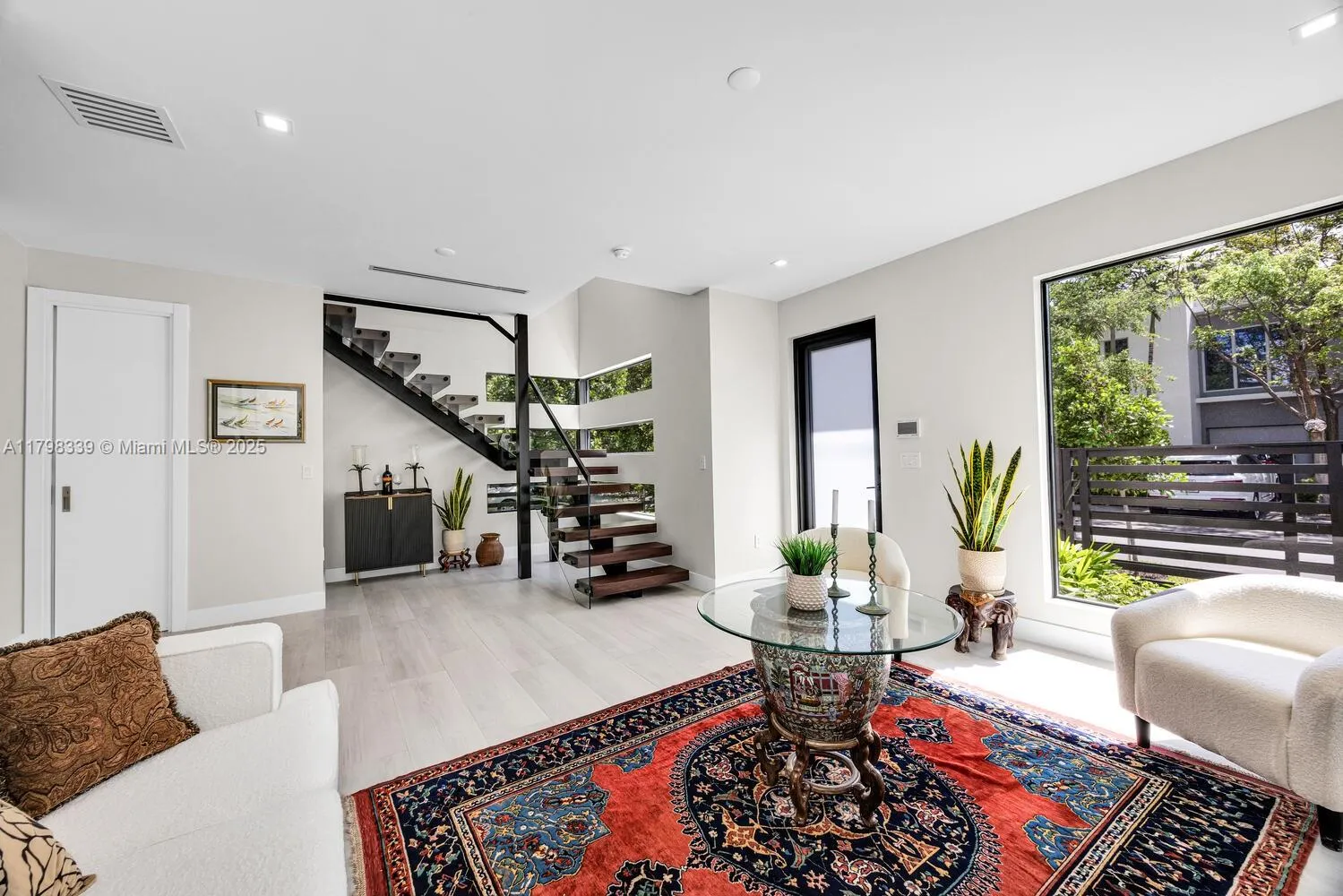 Miami, Florida 33133, United States, 4 Bedrooms Bedrooms, ,4 BathroomsBathrooms,Residential,Active,125520