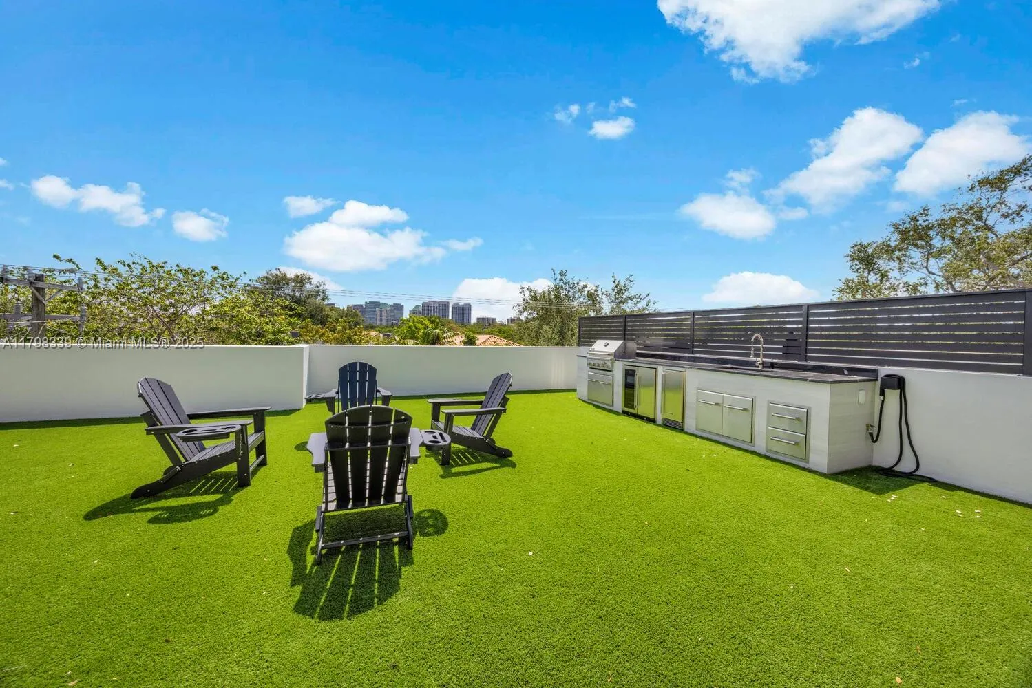 Miami, Florida 33133, United States, 4 Bedrooms Bedrooms, ,4 BathroomsBathrooms,Residential,Active,125520