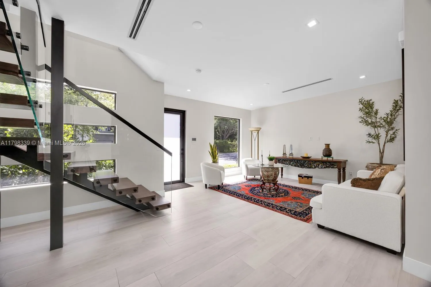 Miami, Florida 33133, United States, 4 Bedrooms Bedrooms, ,4 BathroomsBathrooms,Residential,Active,125520