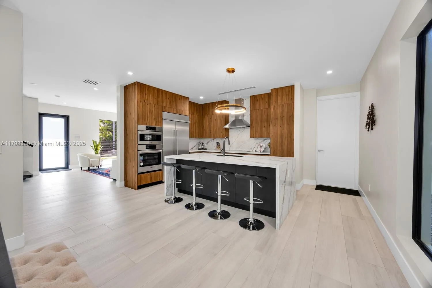 Miami, Florida 33133, United States, 4 Bedrooms Bedrooms, ,4 BathroomsBathrooms,Residential,Active,125520