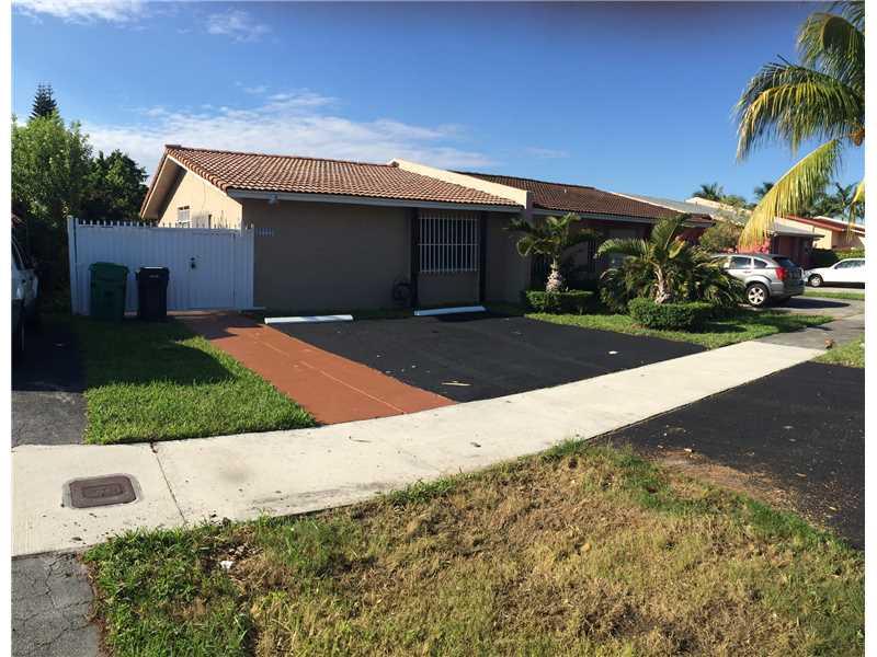 Great opportunity to own this villa ready to move in. Freshly painted, new modern kitchen cabinets, new doors, new lights and recessed lighting, side space to boat or RV, Aluminum shed and much more. Perfect property for start up couples or rental income , NO HOA>>>>>Offers welcome>>>>Good luck. Thanks!