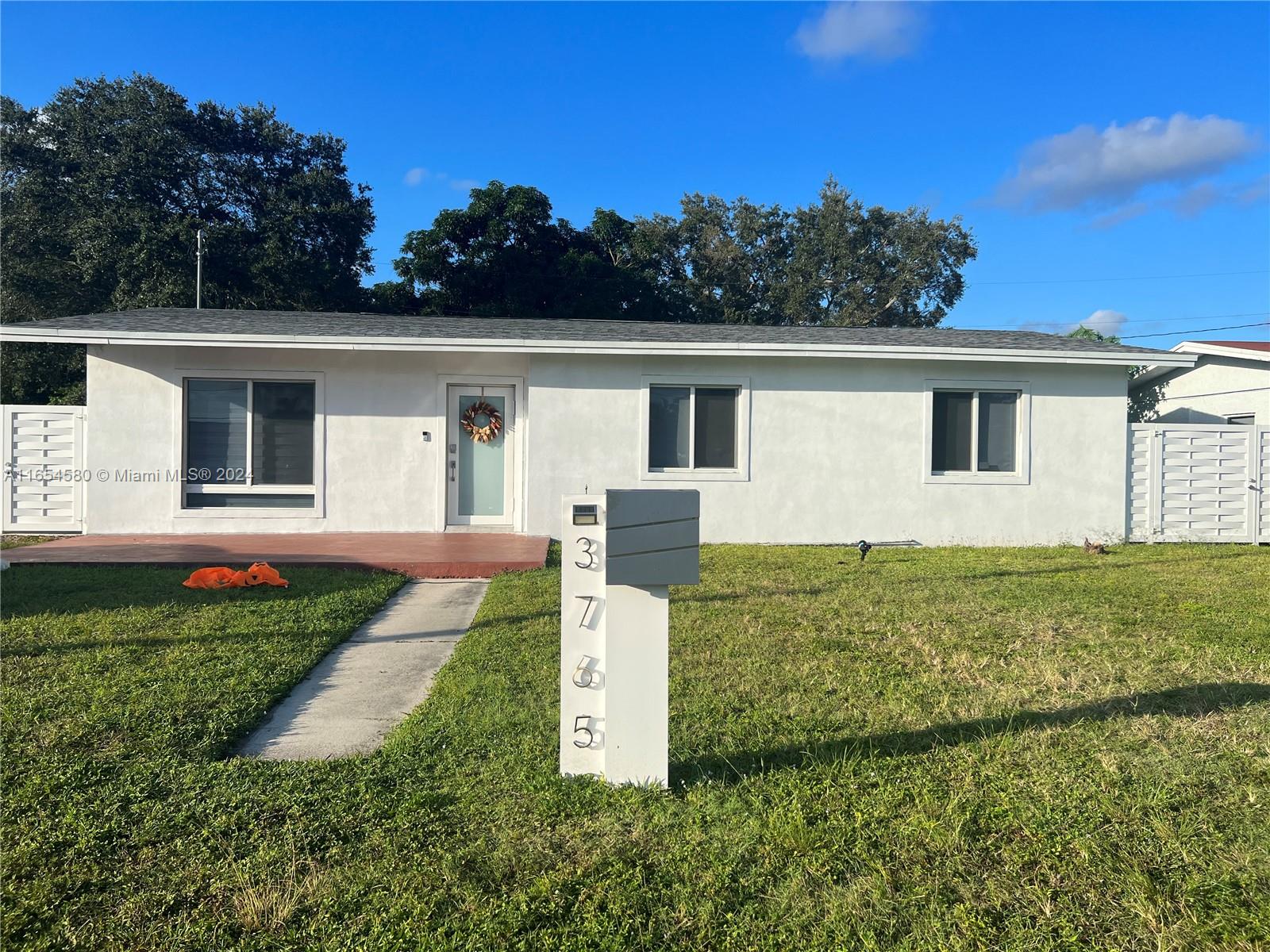 3765 Nw 176th St, Miami Gardens, Broward County, Florida - 3 Bedrooms  
2 Bathrooms - 