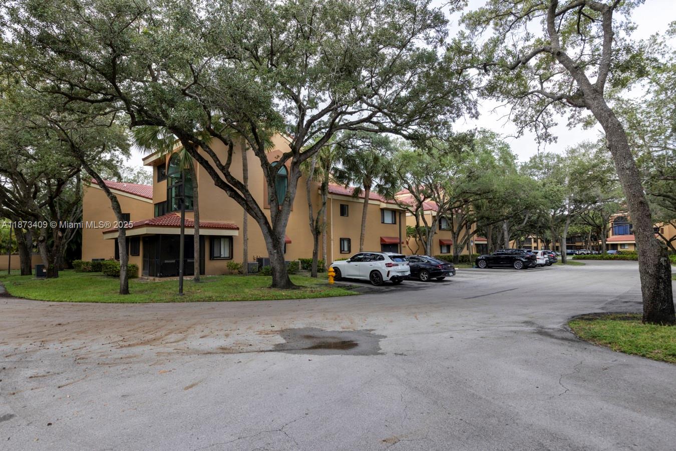 CELEBRATION POINT CONDO - Residential