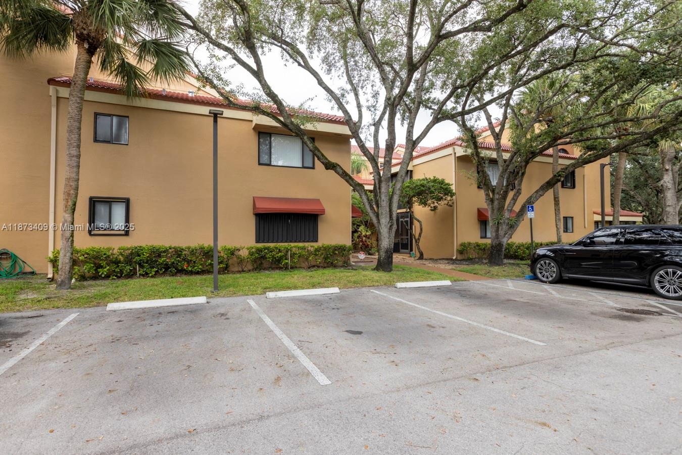 CELEBRATION POINT CONDO - Residential