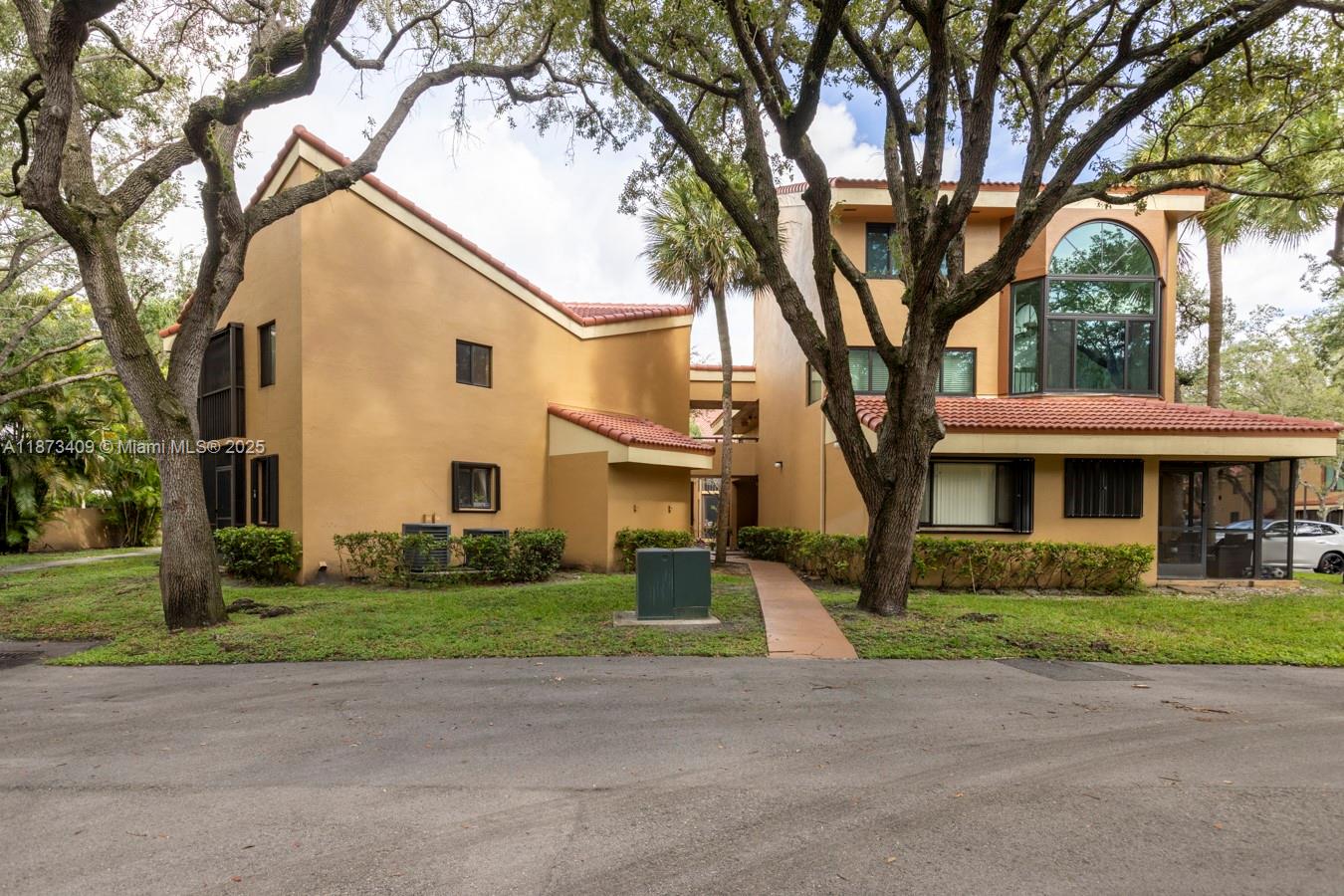 CELEBRATION POINT CONDO - Residential