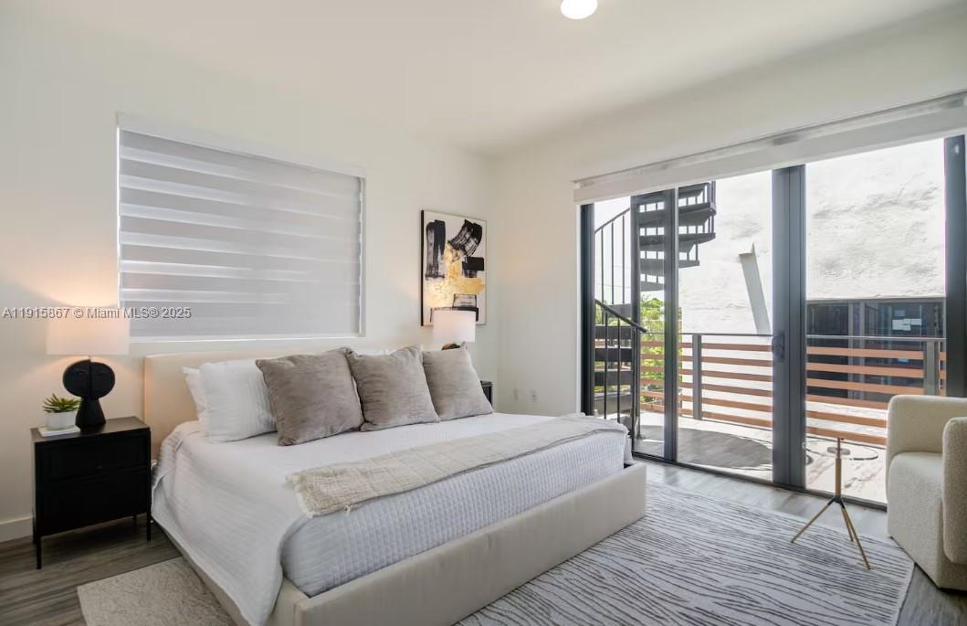 L'UCCELLO CONDO - Residential Lease