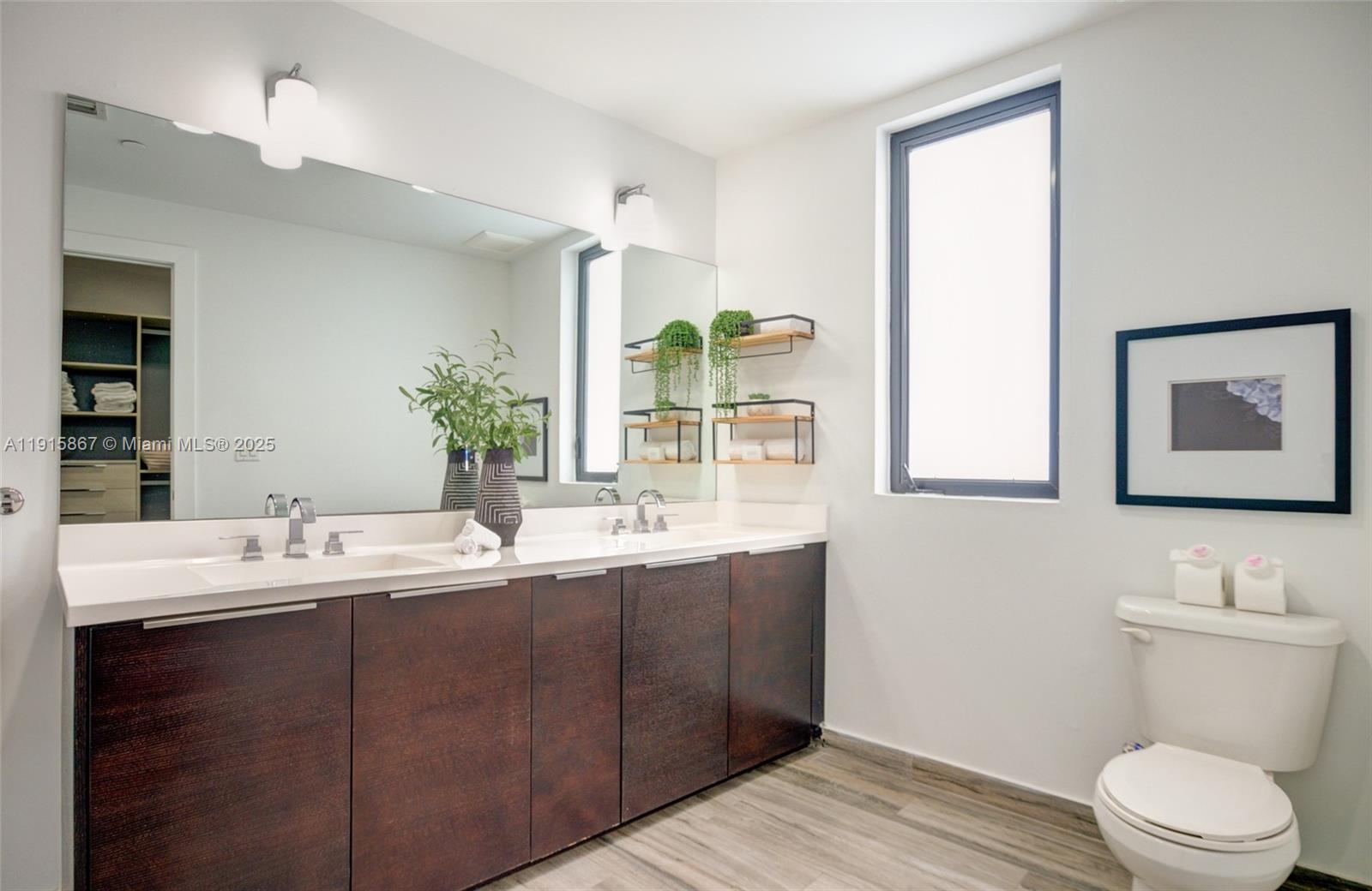 L'UCCELLO CONDO - Residential Lease