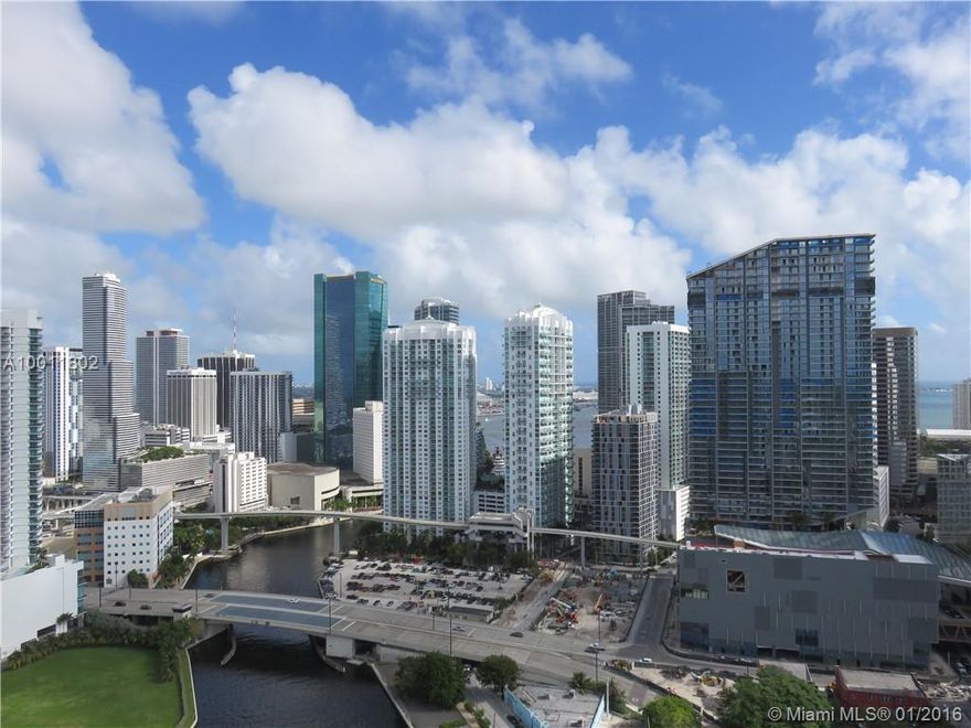 Must see spectacular two story penthouse loft with beautiful City, River and Bay views. Walk to the new Brickell City Center, Brickell financial center, downtown, restaurants and nightlife. Unit features wood floors throughout, washer/dryer and walk-in closet, all in a beautiful chic building full of amenities. Association requires one month's sec deposit.