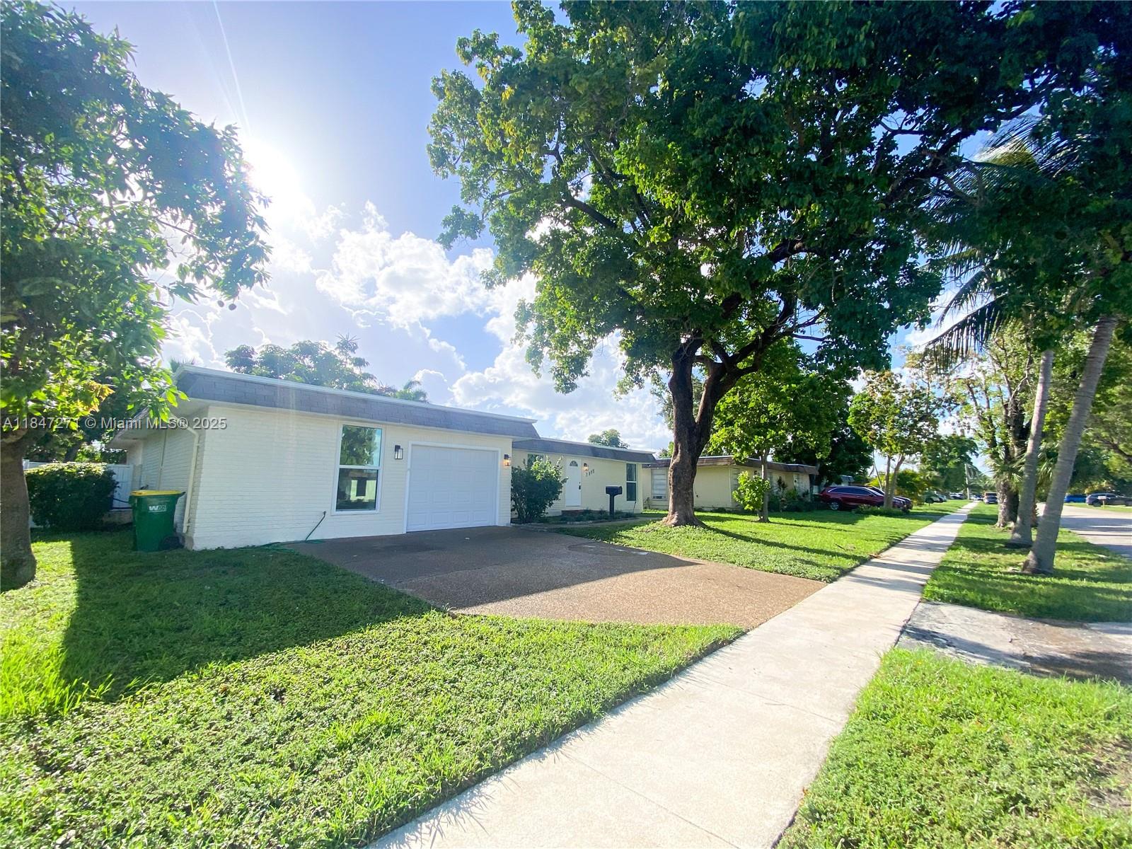 7805 NW 67th Ave