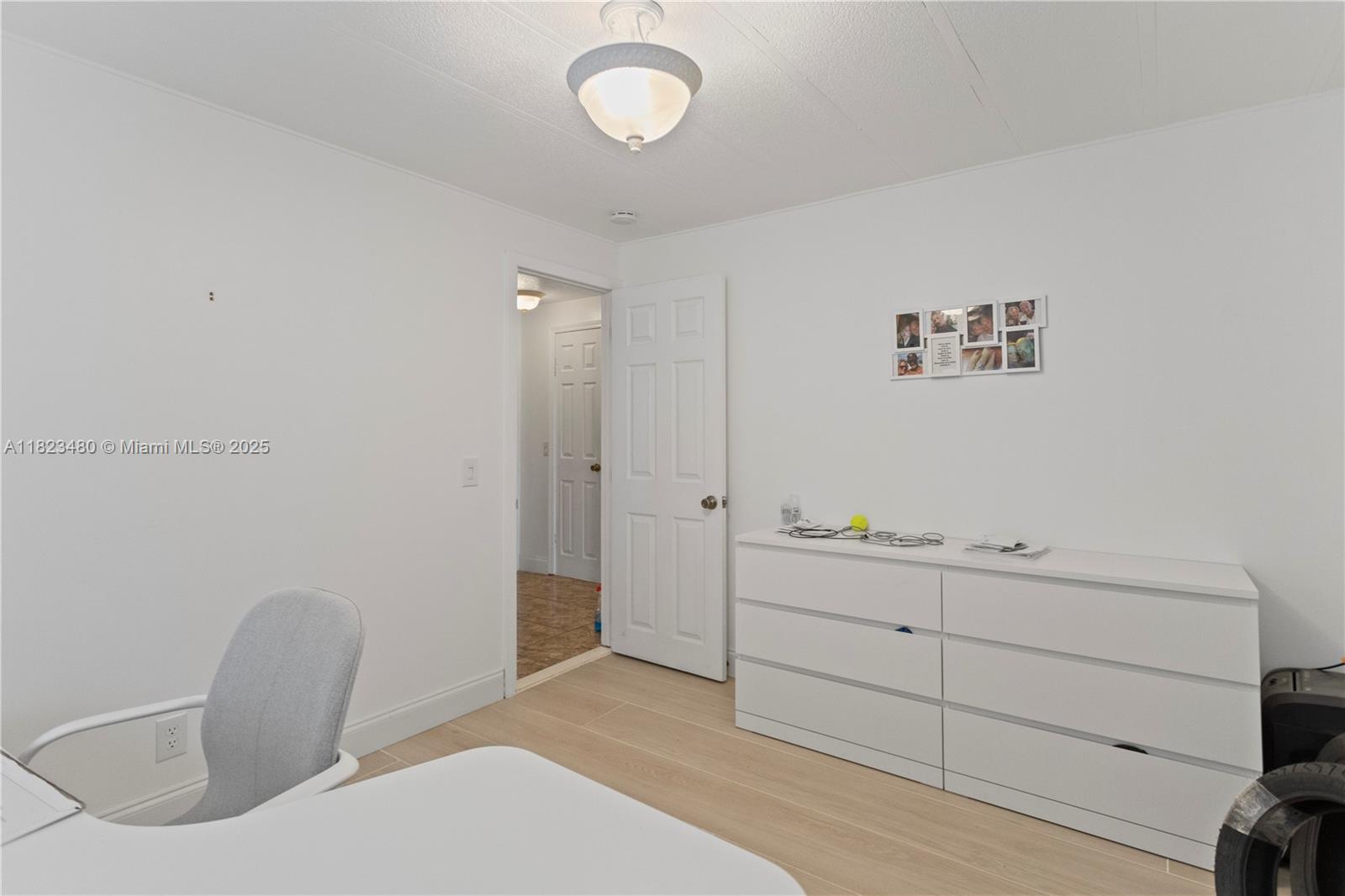 RAVENSWOOD ESTATES & MARI - Residential Lease