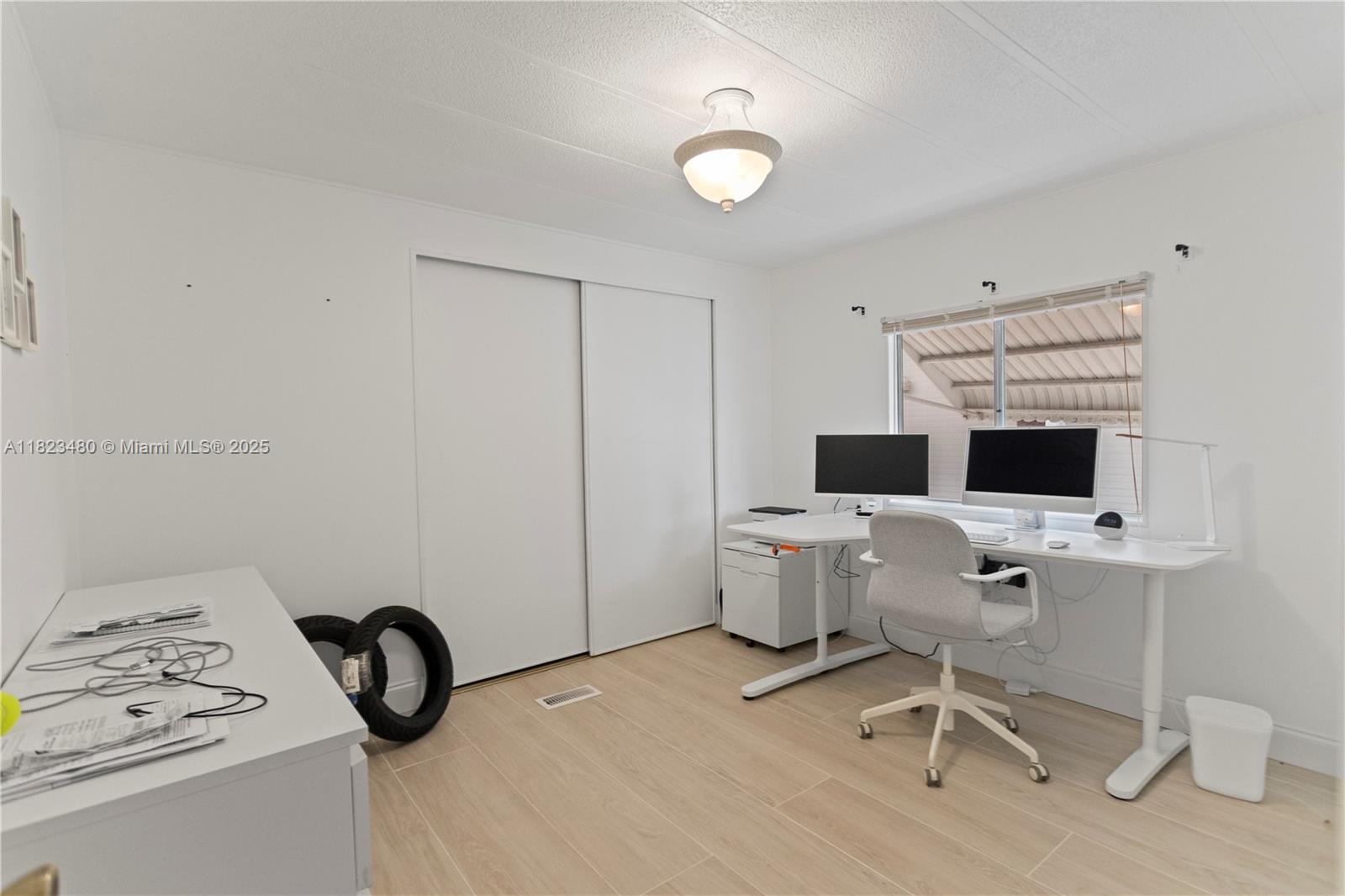 RAVENSWOOD ESTATES & MARI - Residential Lease