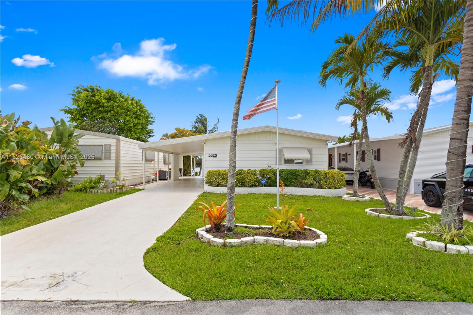 RAVENSWOOD ESTATES & MARI - Residential Lease