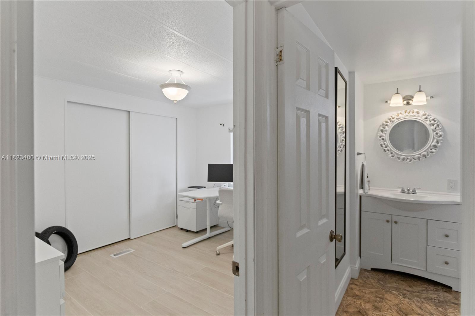 RAVENSWOOD ESTATES & MARI - Residential Lease