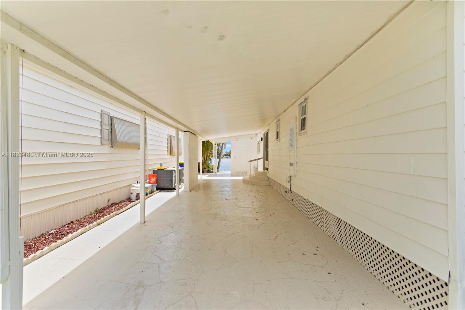 RAVENSWOOD ESTATES & MARI - Residential Lease