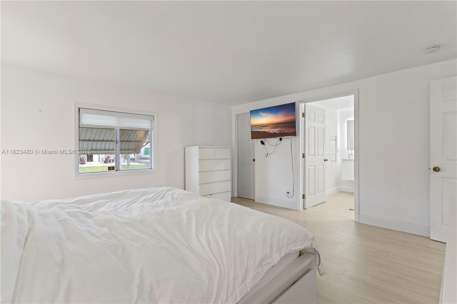 RAVENSWOOD ESTATES & MARI - Residential Lease