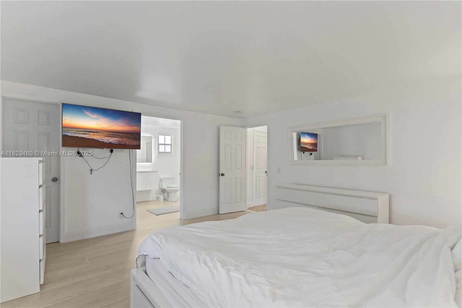 RAVENSWOOD ESTATES & MARI - Residential Lease