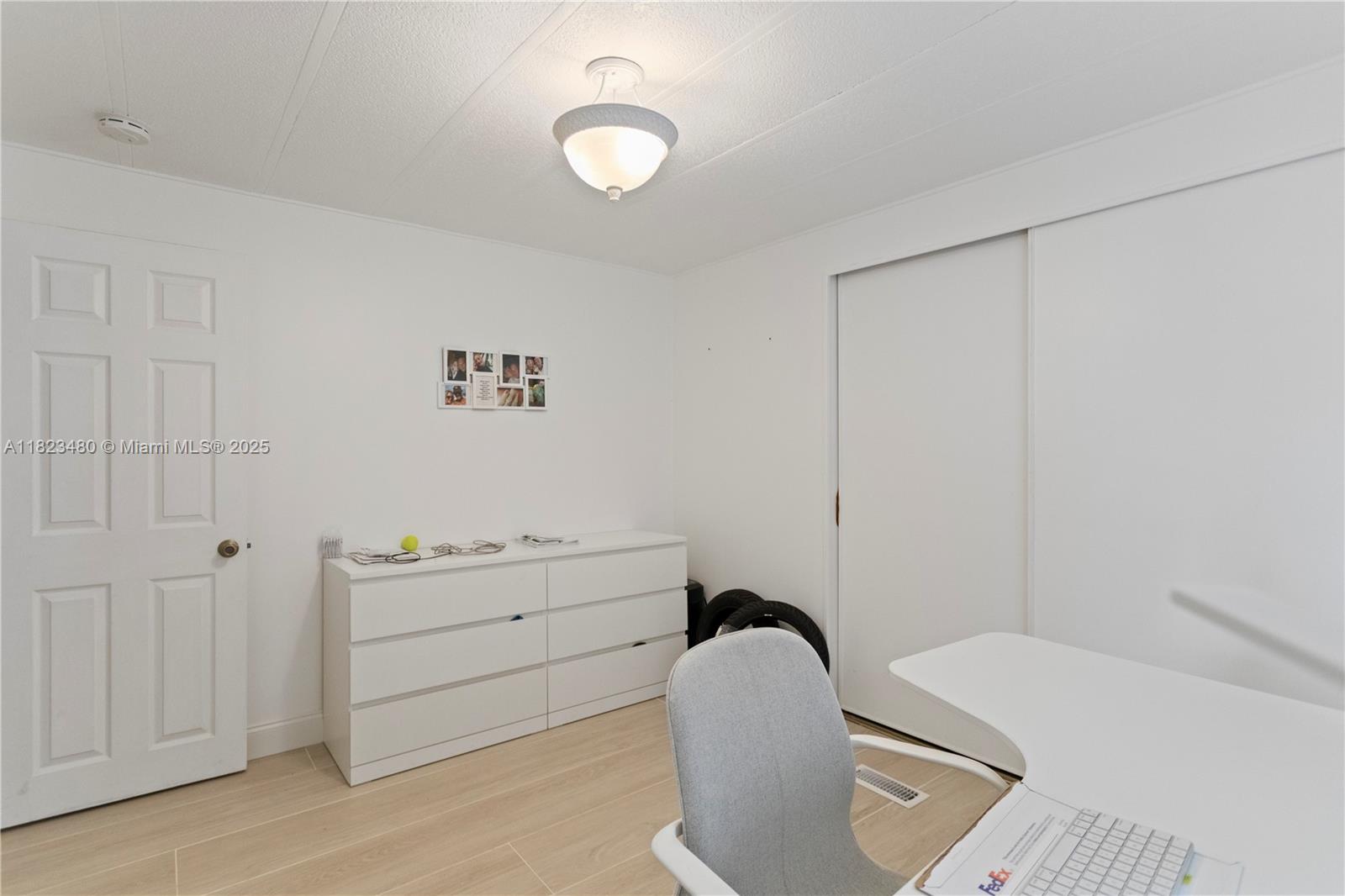 RAVENSWOOD ESTATES & MARI - Residential Lease