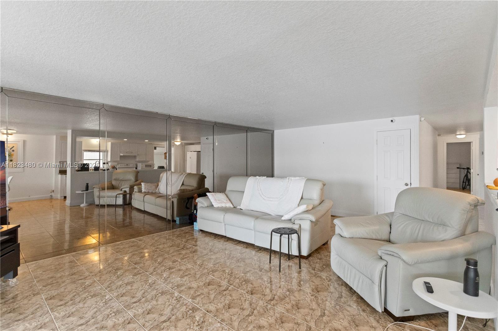 RAVENSWOOD ESTATES & MARI - Residential Lease