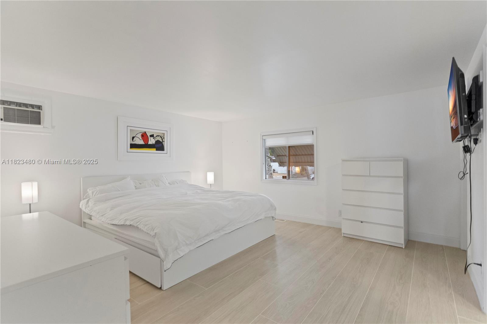 RAVENSWOOD ESTATES & MARI - Residential Lease